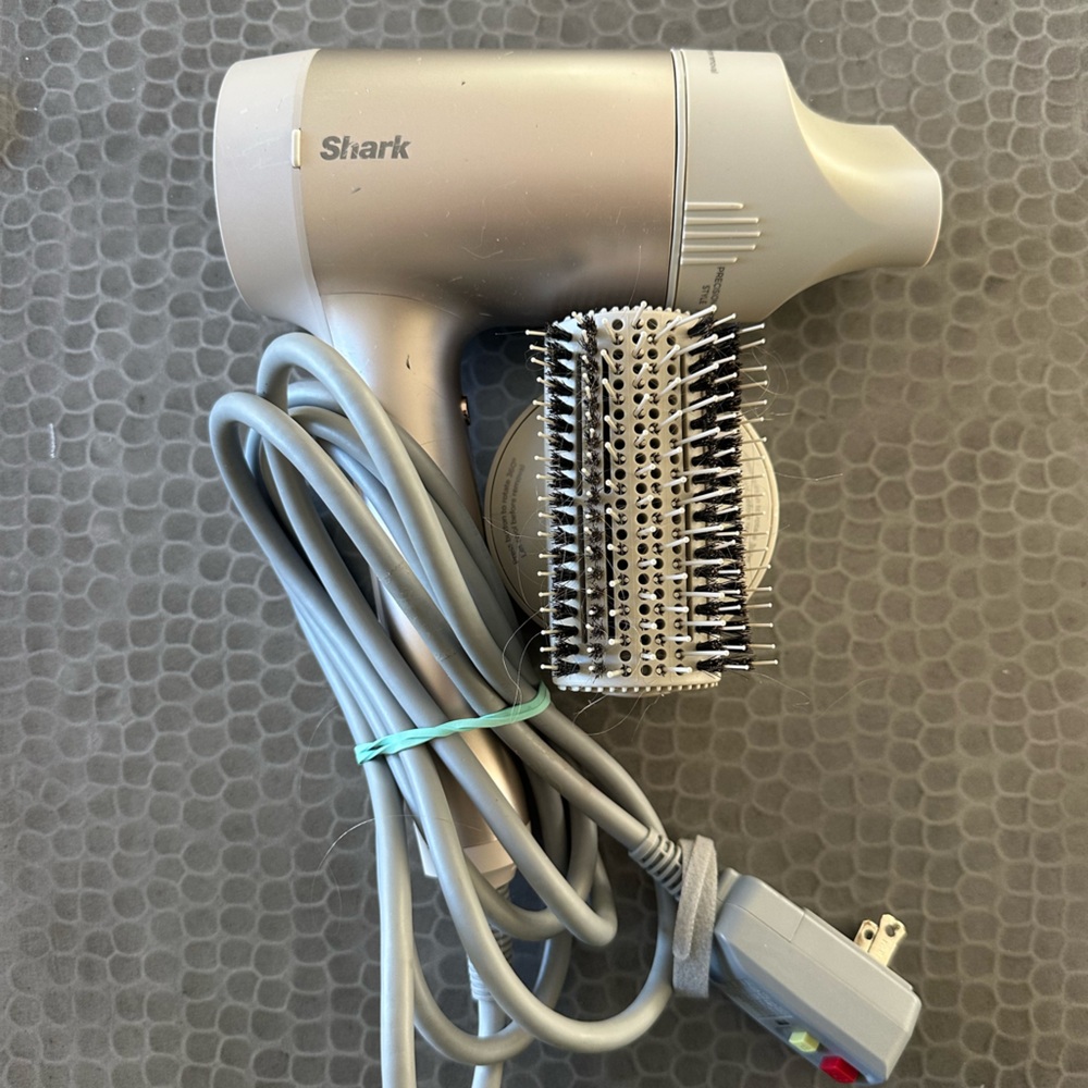 Shark HyperAir Hair Dryer Brush in Gray